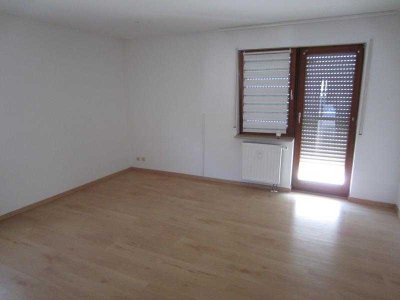 Bad Boll, sehr schöne 2 Zi WHG Balkon Terrasse, 53 qm , Bj 93, mit Garage