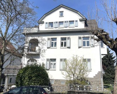 Sonnige 5,5-Zimmer-Altbauetage mit hochwertiger EBK und Balkon