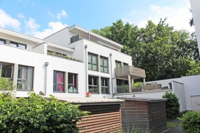 Schwachhausen! Repräsentative + hochw. 4 Zi.-Neubauwhg + 50 qm Terrasse + Einzelgarage + Stellplatz
