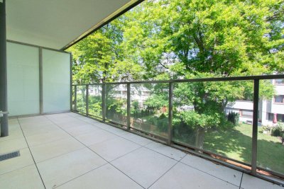 ERSTBEZUG MIT GRÜNBLICK - HOCHWERTIGE &amp; IDEAL GESCHNITTENE 2 ZIMMER WOHNUNG MIT BALKON