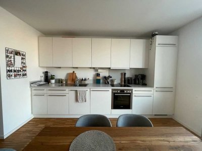 Stilvolle 2-Zimmer-Wohnung mit Balkon und EBK in Landshut