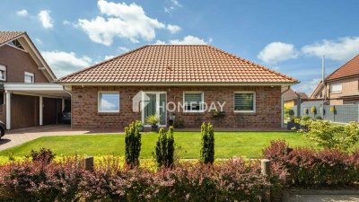 Erbbaurecht: Moderner Bungalow mit Wintergarten und Gartenidylle – barrierefrei auf einer Ebene