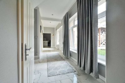 Stilvolle 4-Raum-Wohnung über 2 Etagen: Eleganz, Komfort und großzügige Terrasse!