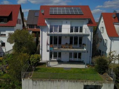 Geräumiges, günstiges und neuwertiges 8,5-Zimmer-Einfamilienhaus mit geh. Innenausstattung und EBK