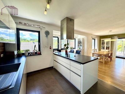 VOLLUNTERKELLERT: Geräumiges Einfamilienhaus mit Fernblick und viel Stauraum nähe Hausmannstätten