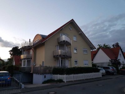 Attraktive Wohnung mit Garten, Balkon, Terrasse, und Tiefgaragenstellplatz