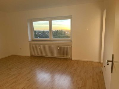 Helle 4-Zimmer-Wohnung im 5. OG mit Balkon in Lotte-Büren