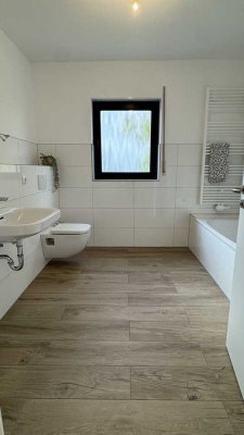 Ansprechende und modernisierte 2,5 EG-Wohnung mit geh. Innenausstattung + Balkon in Hüttenberg