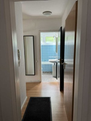 Helle, Charmante 1-Zimmer Wohnung im Souterain in Aachen-Haaren