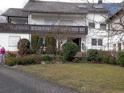 Attraktive 4-Zimmer-Erdgeschosswohnung mit Balkon in Wickenrodt