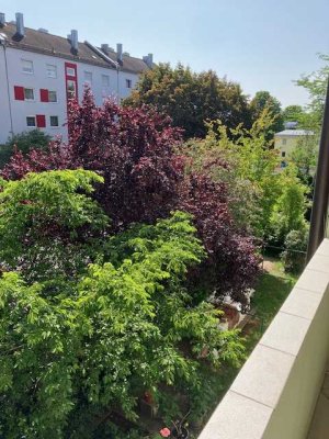 Schöner Wohnen in St. Leonhard ! Hübsche und großzügige 2-Zimmer-Wohnung mit Balkon