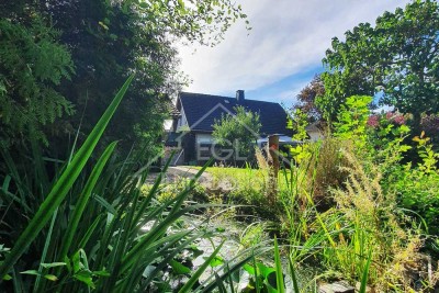 Einfamilienhaus mit Einliegerwohnung und großem Garten