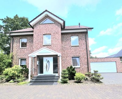 Großzügiges, helles Einfamilienhaus in Senden – 8 Zimmer, Doppelgarage, Wellnessgarten, bezugsfrei