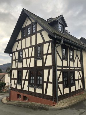 Historisches Fachwerkhaus unterhalb der Reifenberger Burg