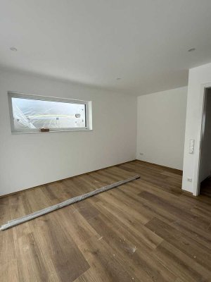 Exklusives Penthouse mit 3 Zimmern und Balkon in Pohlheim