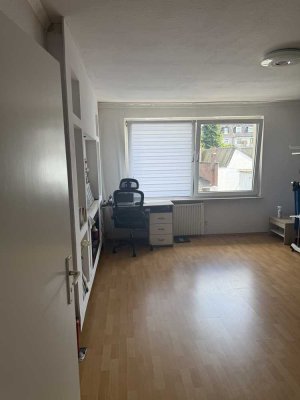 voll möblierte Wohnung mit toller Aussicht – sehr hell