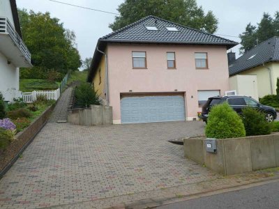 Großes Wohnhaus mit Garage u. Garten zu verkaufen in Merzig-Besseringen