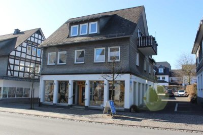 Moderne Dachgeschosswohnung mit Balkon im Schmallenberger Zentrum!