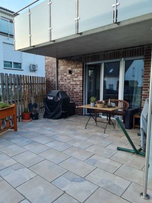 Moderne und lichtdurchflutete Wohnung mit traumhafter Terasse
