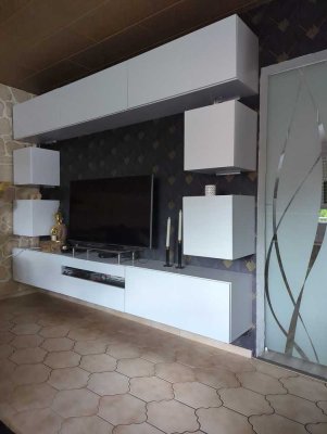 700 € - 90 m² - 3.0 Zi.