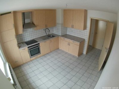 Geräumige, günstige 5-Raum-Doppelhaushälfte mit gehobener Innenausstattung und EBK in Meßstetten