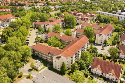 Fliegerstädtchen I schöne 2-Zimmer-Wohnung mit Balkon, Laminat und Duschbad in gepflegter Anlage