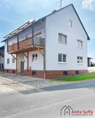 Ländlicher 3-Seiten-Hof zur Sanierung – Wohnhaus, Hofareal, Stallungen und 5.000 m² Wald!