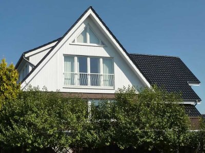 Schöne DG Wohnung mit eigenem Hauseingang und großer Dachterrasse