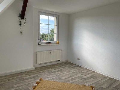 Wohnen mit Weitblick - frisch sanierte Dachgeschosswohnung