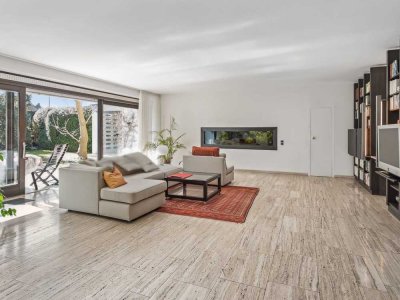 Heller großräumiger Bungalow, mit Einliegerappartement - ca. 223 m² Wfl. in Straubing-Süd