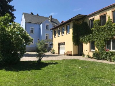 Kaufpreis verhandelbar! - Wohnen und Arbeiten unter einem Dach, mit Halle und acht Garagen