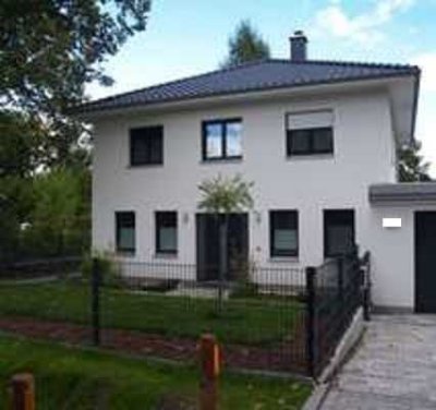 Moderne Stadtvilla  auf 400 m² Grundstück in Kleinmachnow