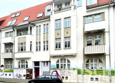Außergewöhnliche Familien-Wohnung mit Balkon und Gartenanteil
