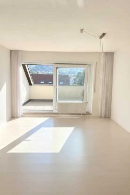 Helle 4,5-Zi.-DG-Wohnung mit Loggia & 2 TG-Stellplätzen – ca. 113 m² – ruhige Lage in Dossenheim