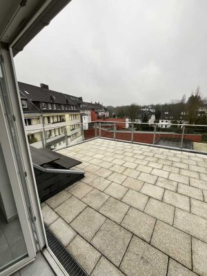 Neuwertige 4-Zimmer-Maisonette-Wohnung grosser Dachterrasse in Essen Stadtwald