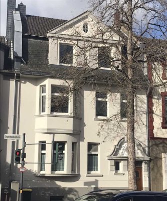 Schöne Altbauwohnung DG. zentral in Bonn-Vilich