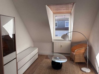 Sanierter teilmöblierter DG-Altbau 2-ZKB mit 50qm