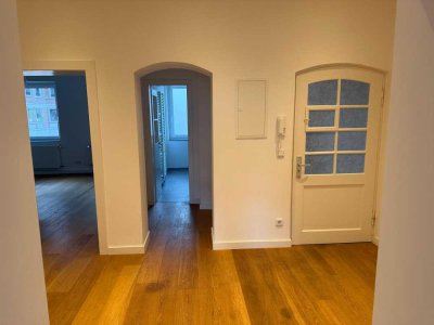 Helle 2-Zimmer Wohnung mit Balkon in Düsseldorf-Oberkassel