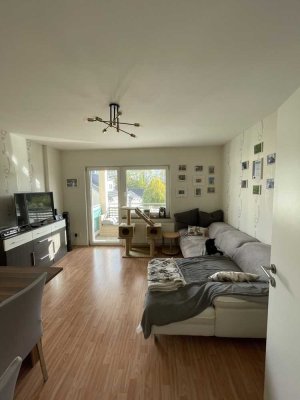 Wohnung mit drei Zimmern und Balkon in Burscheid