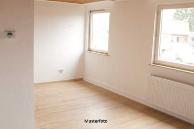 3-Zimmer-Wohnung mit Garage und Stellplatz