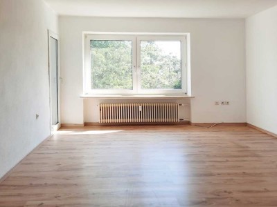 Aktuell in Renovierung: Ihre 3-Zimmer-Wohnung mit Balkon in Lemgo-Brake