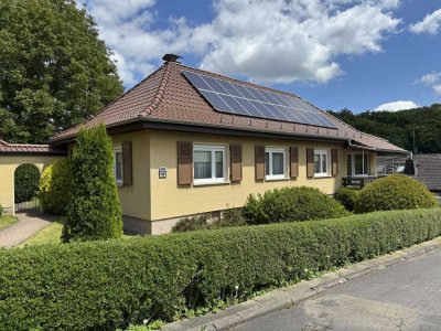 GEPFLEGTER BUNGALOW IN SONNIGER RANDLAGE MIT GROSSEM GRUNDSTÜCK!