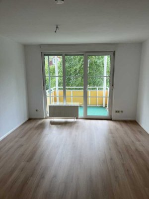 Stilvolle, gepflegte 2-Zimmer-Wohnung mit Balkon und Einbauküche in Oranienburg