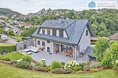 1.KLASSE WOHNEN - MODERNES, FREIST. EINFAMILIENHAUS MIT EINLIEGERW., DOPPELGARAGE, TERRASSE, GARTEN