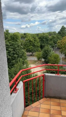Modernisierte 2-Zimmer-Wohnung mit Balkon, Tiefgarage und Einbauküche in Heilbronn-Horkheim