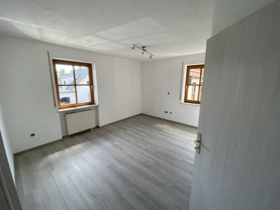 Helle 3-Zimmer-Terassenwohnung mit Garten in Scheyern