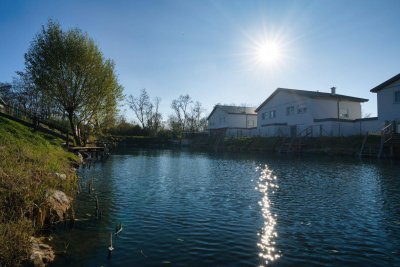 Provisionsfrei bis 31.7.2025 - Familientraum am Naturbadeteich - 5 Zimmer, Klimaanlage und sehr energieeffizient durch Erdwärme