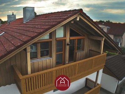 Über den Dächern von Kolbermoor – bezugsfreie Dachgeschosswohnung mit Bergblick und Einbauküche
