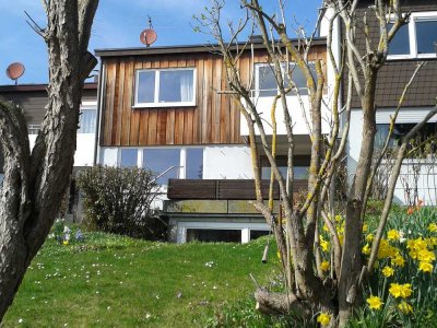 Zweigenerationen- oder Freunde-Haus mit 2 getrennten Wohnungen