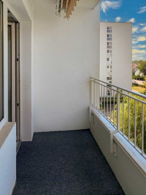 Für Sie bereit - Herrliche 1-Zimmer Wohnung mit Süd- Westbalkon und abgeschlossener Küche mit EBK
